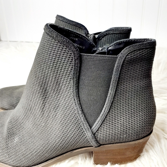 kensie Women's Gerona Ankle Boot E898 - Picture 7 of 11